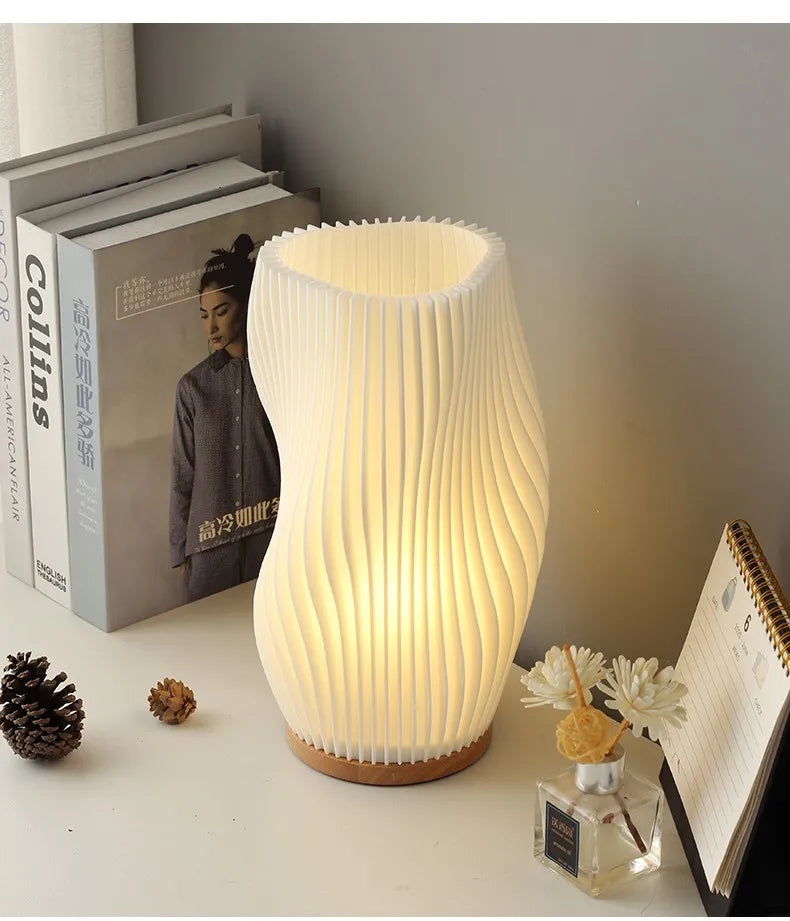 Luminária de Mesa 3D com Efeito Ondulado - Lumecasa