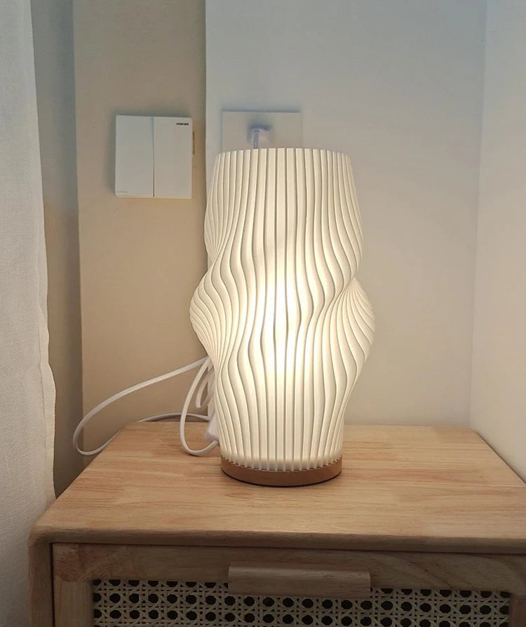 Luminária de Mesa 3D com Efeito Ondulado - Lumecasa